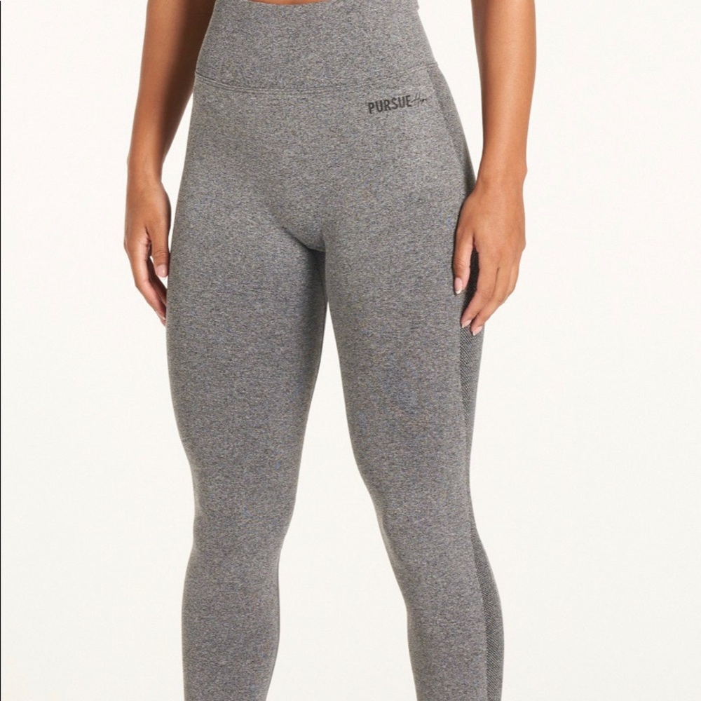 Pursue Fitness Hope Scope Seamless Leggings / Charcoal - M